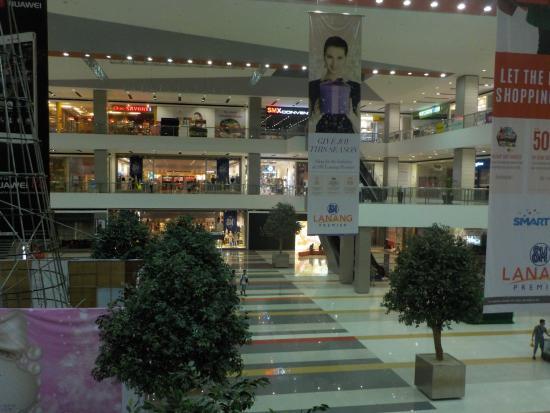 SM Lanang Premier